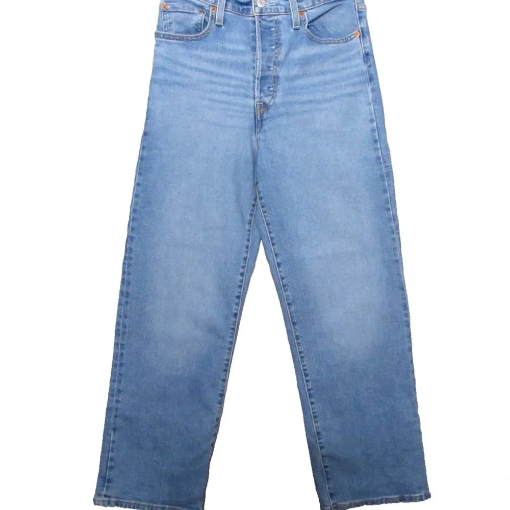 Levi's Women's Classic Blue Cropped Jeans - Picture 6 of 7
